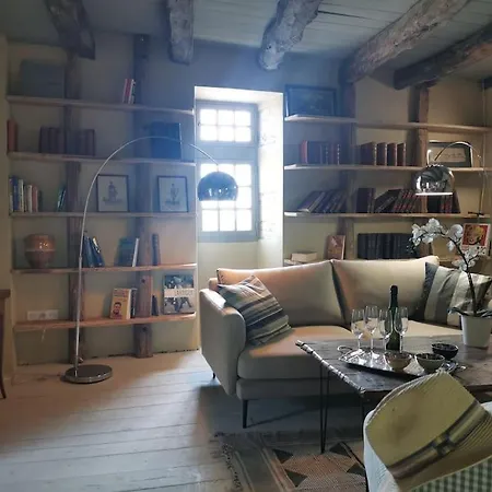 11 Pers Les Maisons Medievales De Charme En Quercy Дом отдыха Puylagarde