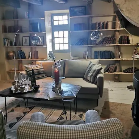 11 Pers Les Maisons Medievales De Charme En Quercy Feriehus *